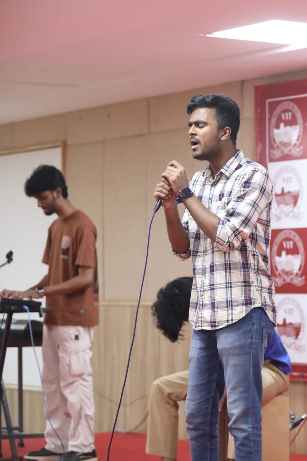 V-Rhythm: Battle of Bands (Western)